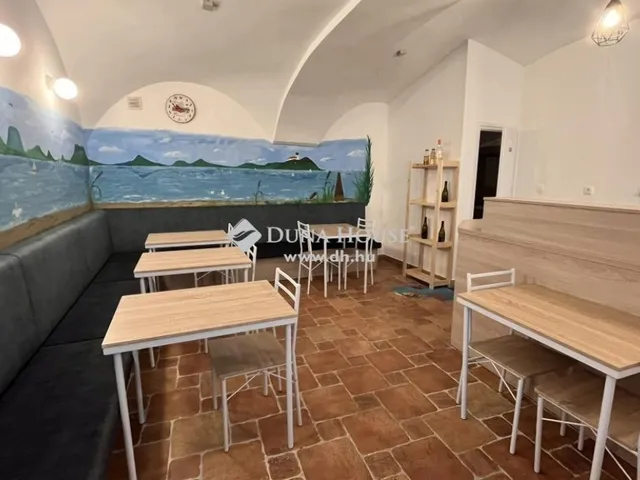 Eladó kereskedelmi és ipari ingatlan Szombathely 43 nm