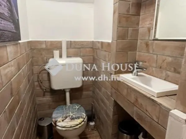 Eladó kereskedelmi és ipari ingatlan Szombathely 43 nm