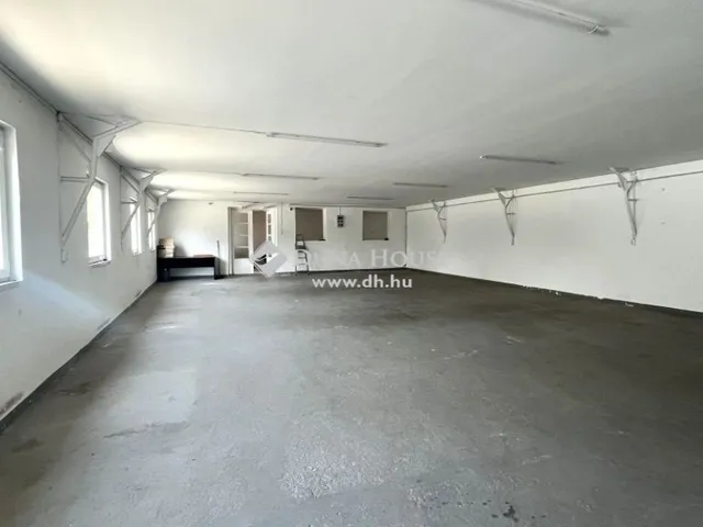 Kiadó kereskedelmi és ipari ingatlan Szombathely 270 nm