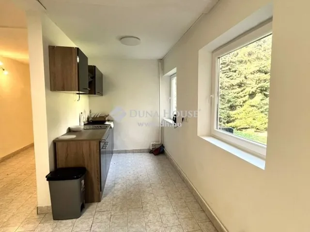 Kiadó kereskedelmi és ipari ingatlan Szombathely 270 nm
