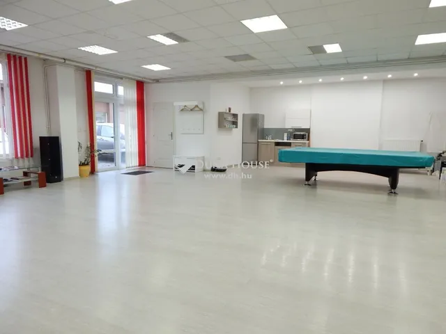 Eladó kereskedelmi és ipari ingatlan Szombathely 427 nm