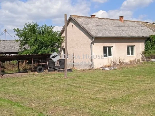 Eladó kereskedelmi és ipari ingatlan Bábolna 70026 nm