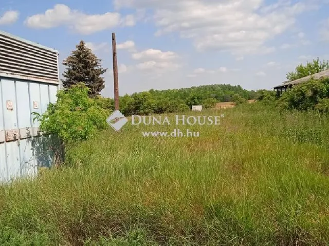 Eladó kereskedelmi és ipari ingatlan Bábolna 70026 nm