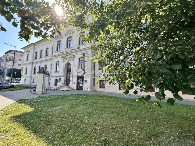 Eladó kereskedelmi és ipari ingatlan Szombathely, Belváros 41 nm
