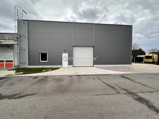 Kiadó kereskedelmi és ipari ingatlan Szombathely 489 nm