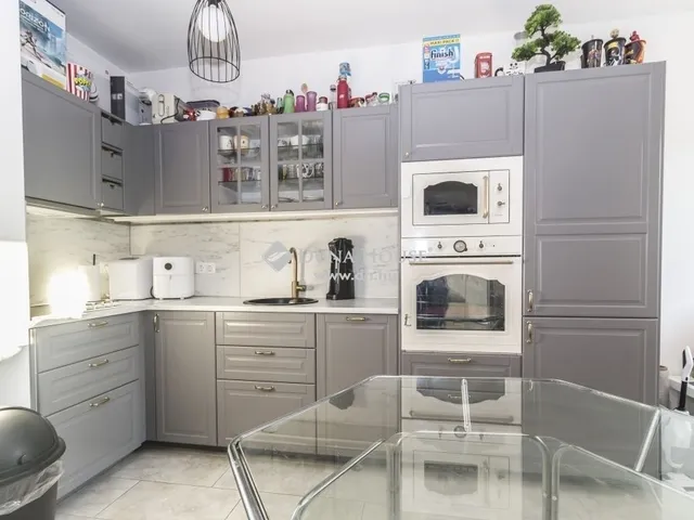 Eladó lakás Szombathely, Oladi lakótelep 66 nm