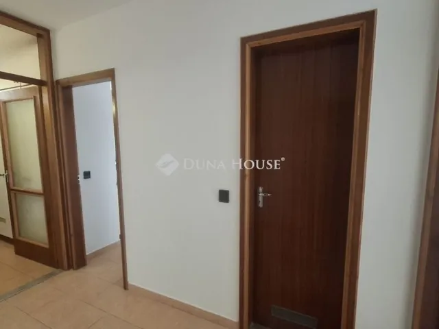 Eladó lakás Szombathely, Oladi lakótelep 69 nm