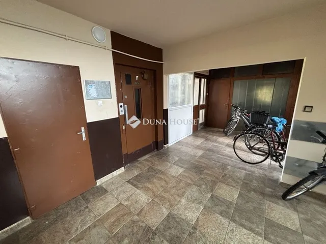 Eladó lakás Szombathely, Derkovits-lakótelep 66 nm