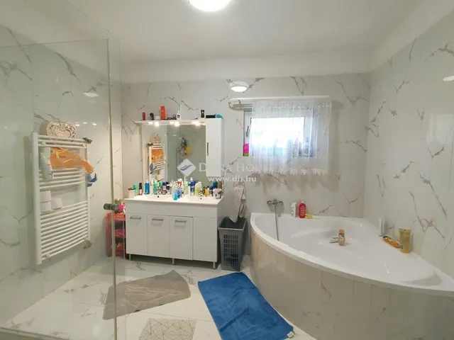 Eladó ház Szombathely, Petőfitelep 155 nm