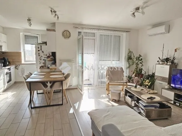 Eladó lakás Szombathely, Ifjúsági lakótelep 63 nm