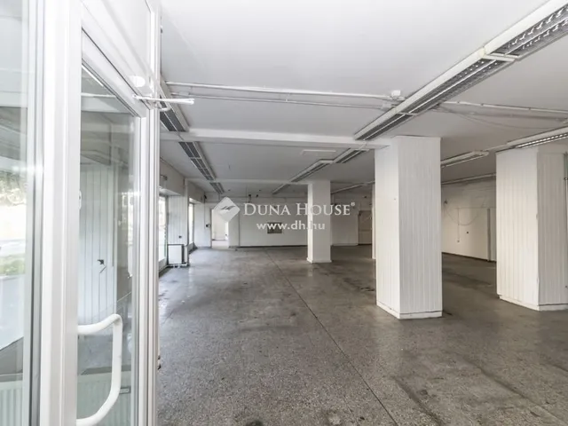 Kiadó kereskedelmi és ipari ingatlan Szombathely 373 nm