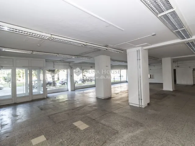 Kiadó kereskedelmi és ipari ingatlan Szombathely 373 nm