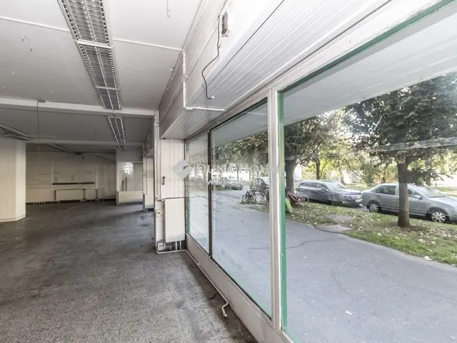 Kiadó kereskedelmi és ipari ingatlan Szombathely 373 nm