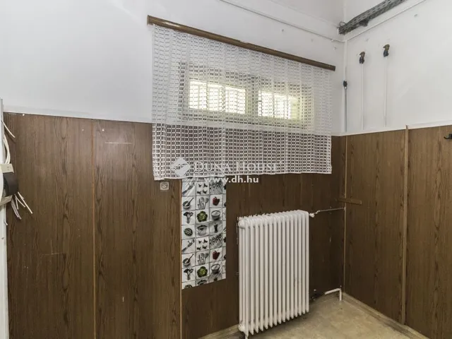 Kiadó kereskedelmi és ipari ingatlan Szombathely 373 nm