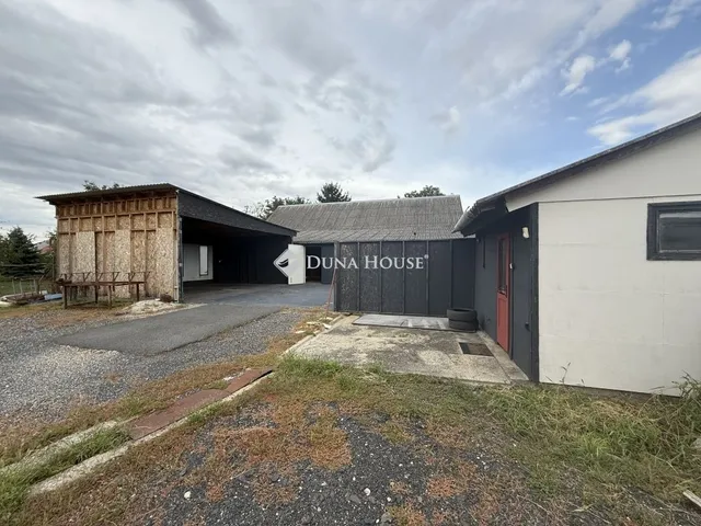 Eladó kereskedelmi és ipari ingatlan Szombathely, Újperint 276 nm