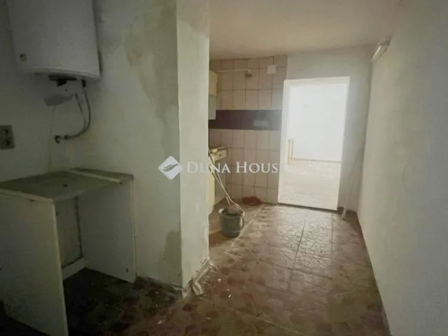 Eladó kereskedelmi és ipari ingatlan Szombathely, Belváros 44 nm