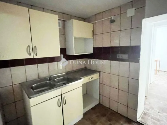 Eladó kereskedelmi és ipari ingatlan Szombathely, Belváros 44 nm