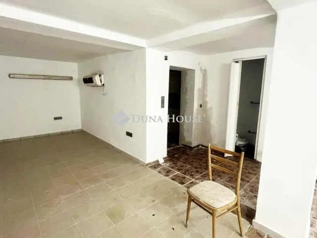 Eladó kereskedelmi és ipari ingatlan Szombathely, Belváros 44 nm