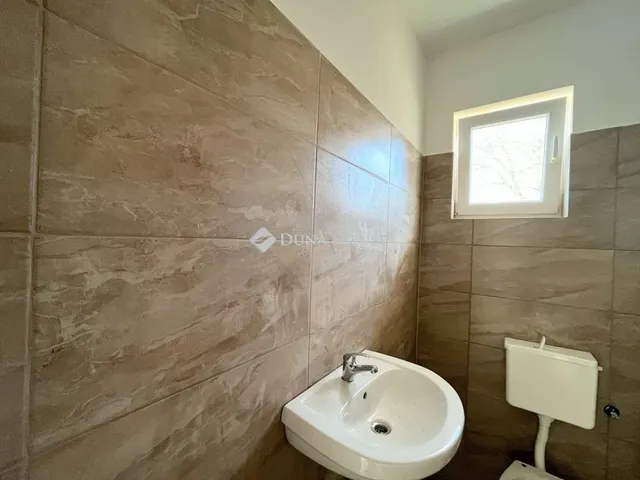 Eladó ház Balogunyom 242 nm