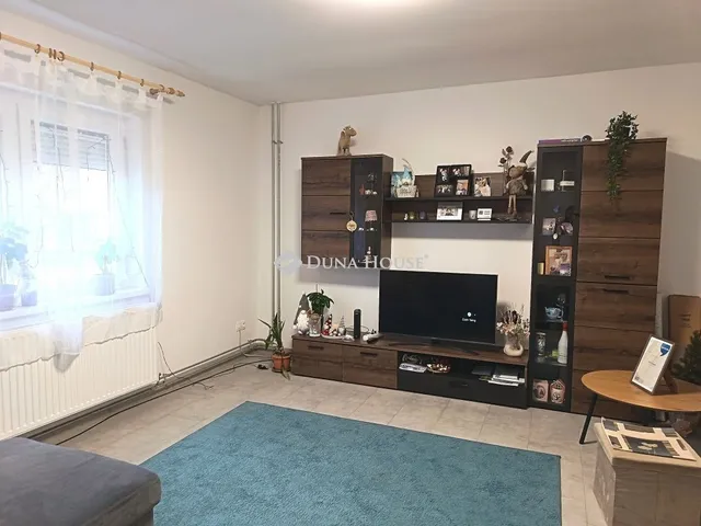 Eladó ház Püspökmolnári 102 nm