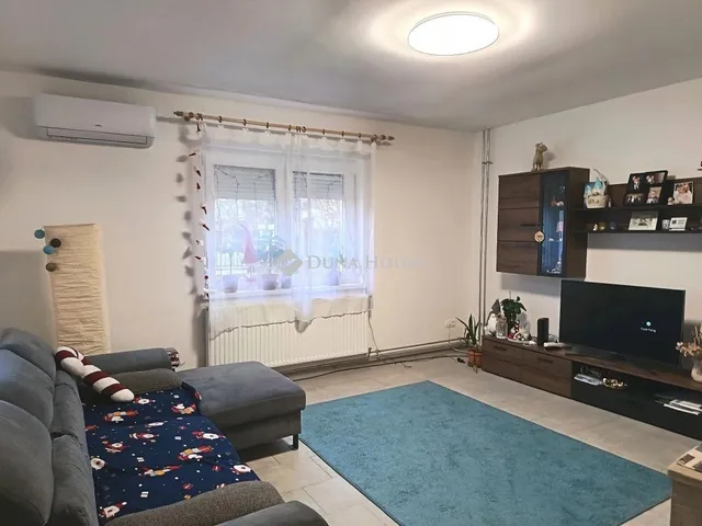 Eladó ház Püspökmolnári 102 nm