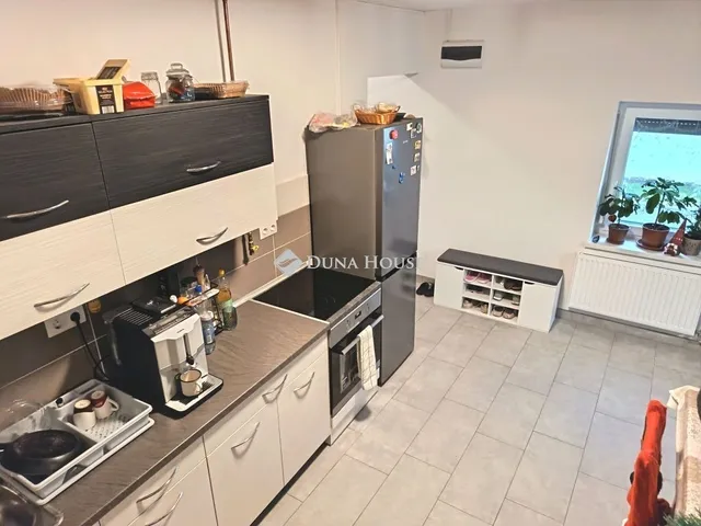 Eladó ház Püspökmolnári 102 nm