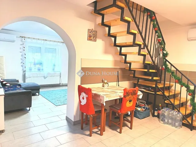 Eladó ház Püspökmolnári 102 nm