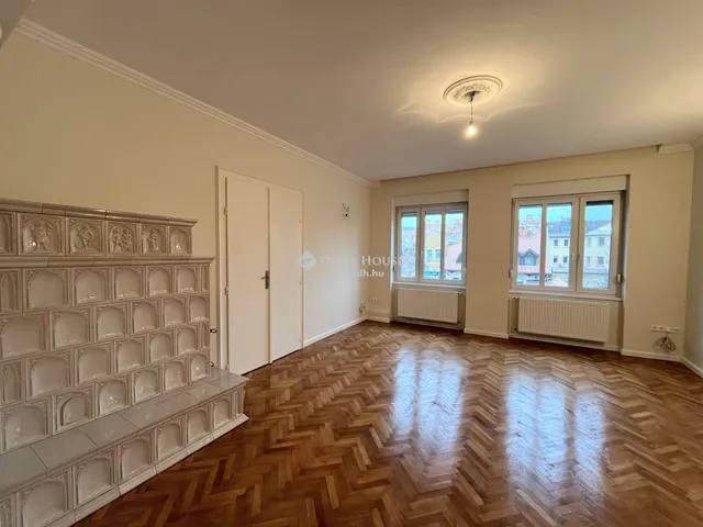 Eladó lakás Szombathely, Belváros 135 nm