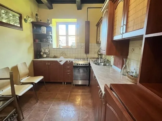 Eladó ház Szőce 240 nm