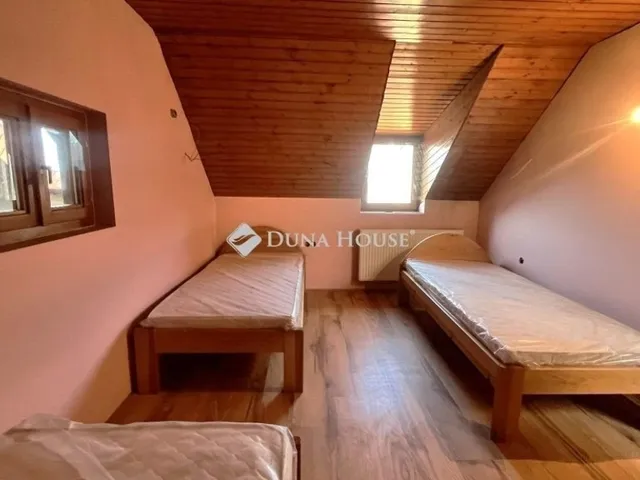 Eladó ház Szőce 240 nm