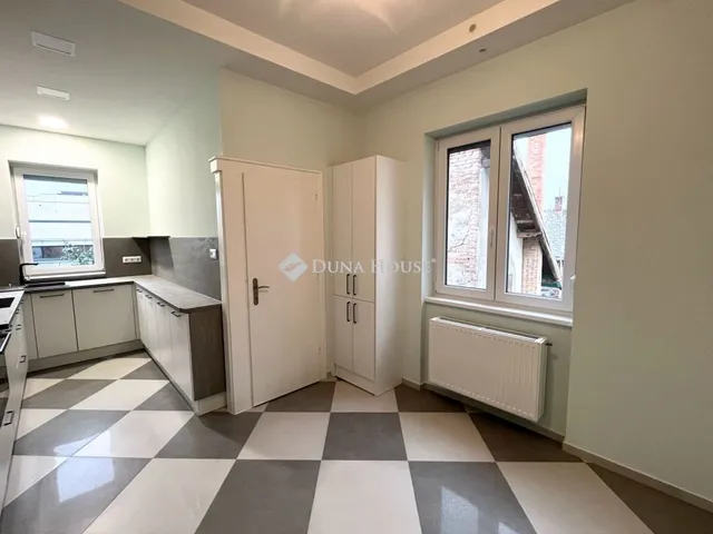 Eladó lakás Szombathely 135 nm