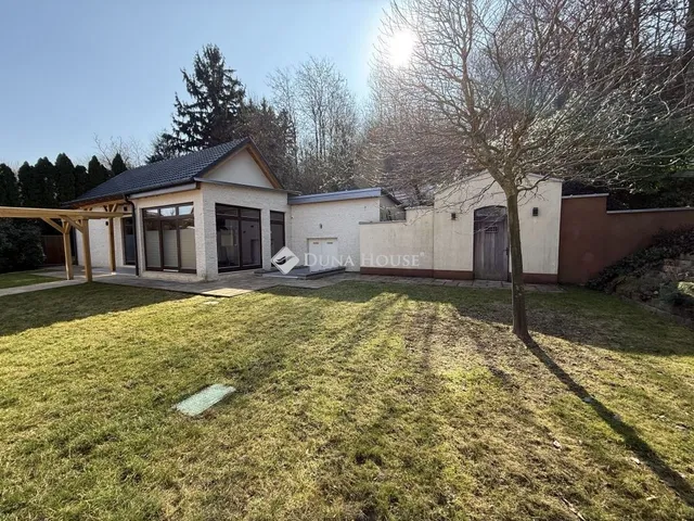 Eladó kereskedelmi és ipari ingatlan Dozmat 303 nm