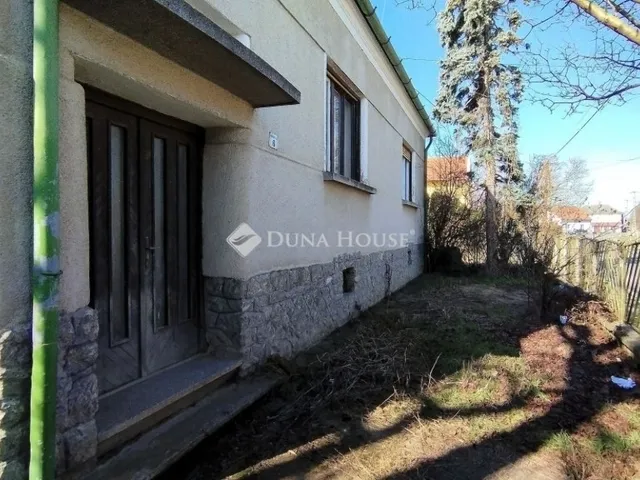 Eladó ház Peresznye 138 nm