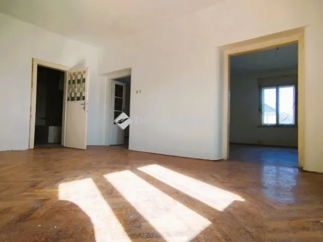 Eladó ház Peresznye 138 nm