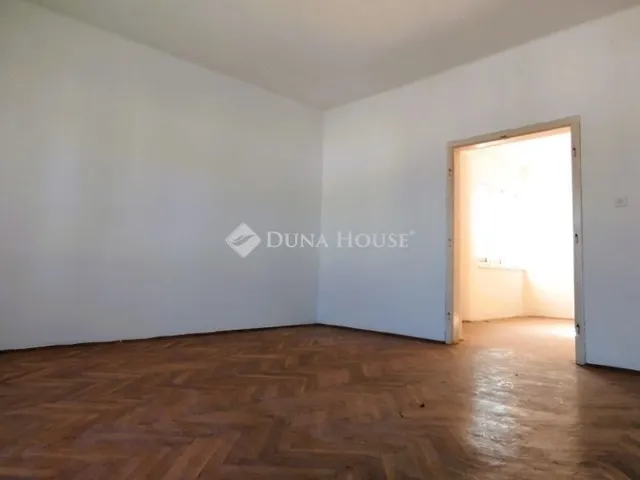 Eladó ház Peresznye 138 nm