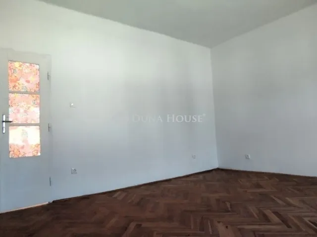 Eladó ház Peresznye 138 nm