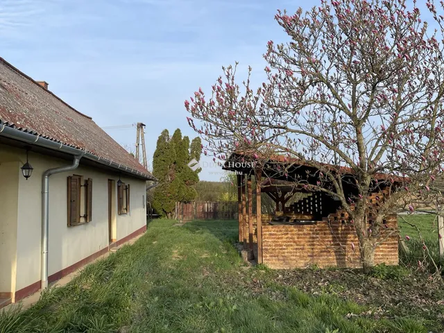 Eladó ház Szarvaskend 74 nm