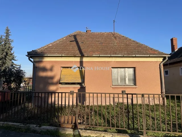 Eladó ház Oszkó 61 nm