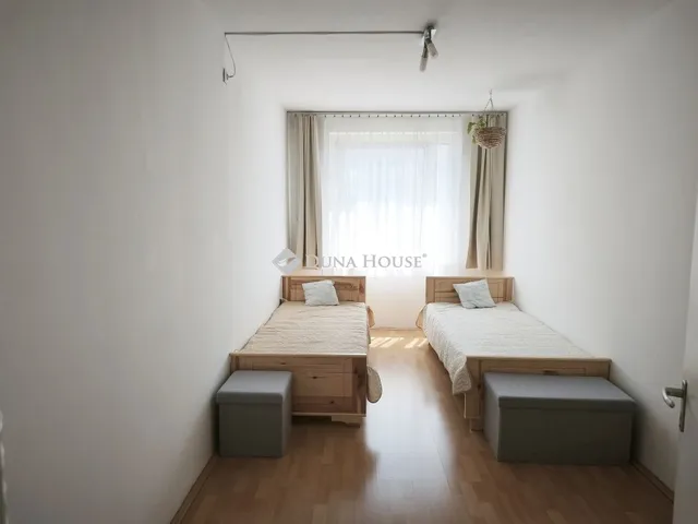 Eladó lakás Szombathely, Oladi lakótelep 77 nm