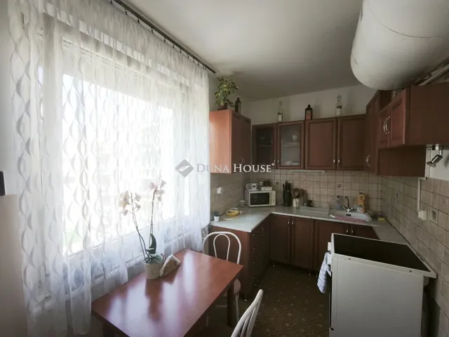 Eladó lakás Szombathely, Oladi lakótelep 77 nm