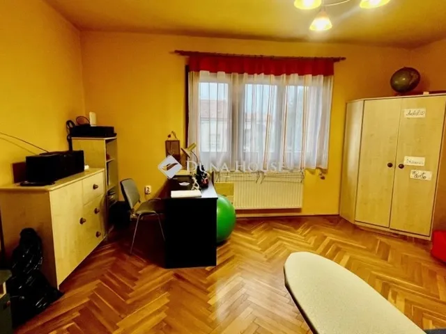Eladó ház Szombathely, Derkovits-lakótelep 72 nm