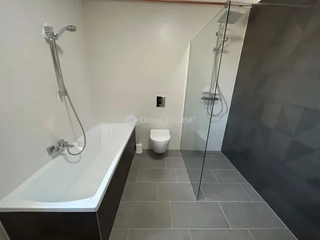 Kiadó ház Szombathely, Herény 107 nm