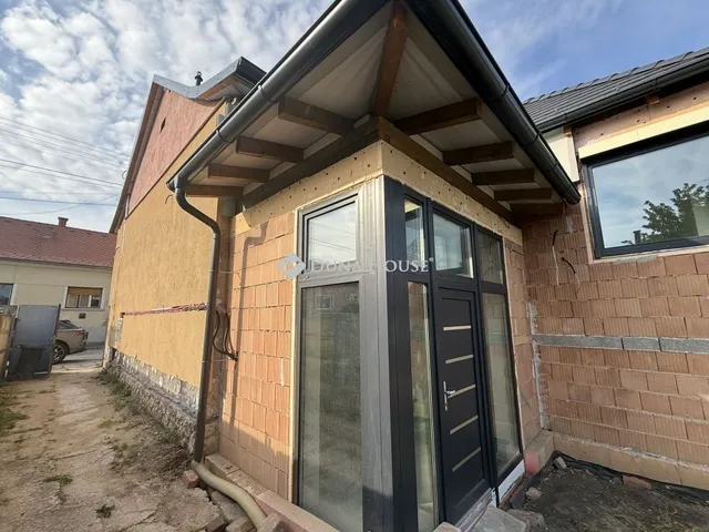 Eladó ház Szombathely, Ifjúsági lakótelep 147 nm