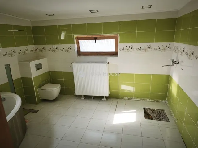 Eladó ház Szombathely, Petőfitelep 168 nm