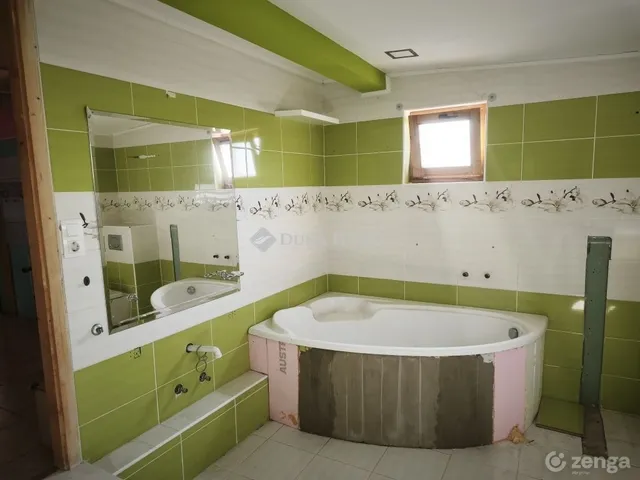 Eladó ház Szombathely, Petőfitelep 168 nm