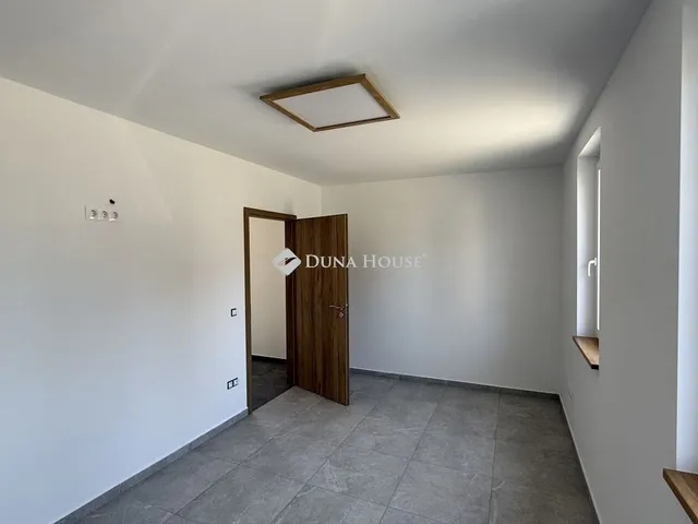 Eladó ház Kám 65 nm