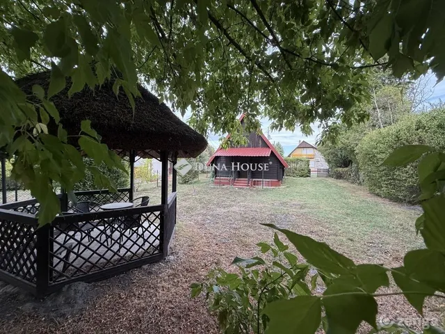 Eladó nyaraló Balatonkeresztúr 46 nm