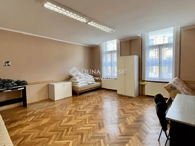 Eladó lakás Szombathely, Belváros 136 nm