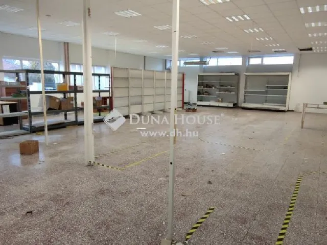 Eladó kereskedelmi és ipari ingatlan Szombathely 425 nm