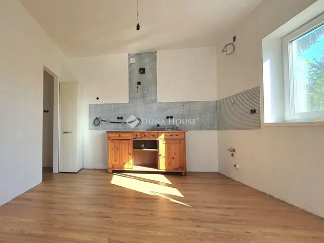 Eladó ház Gyenesdiás 300 nm